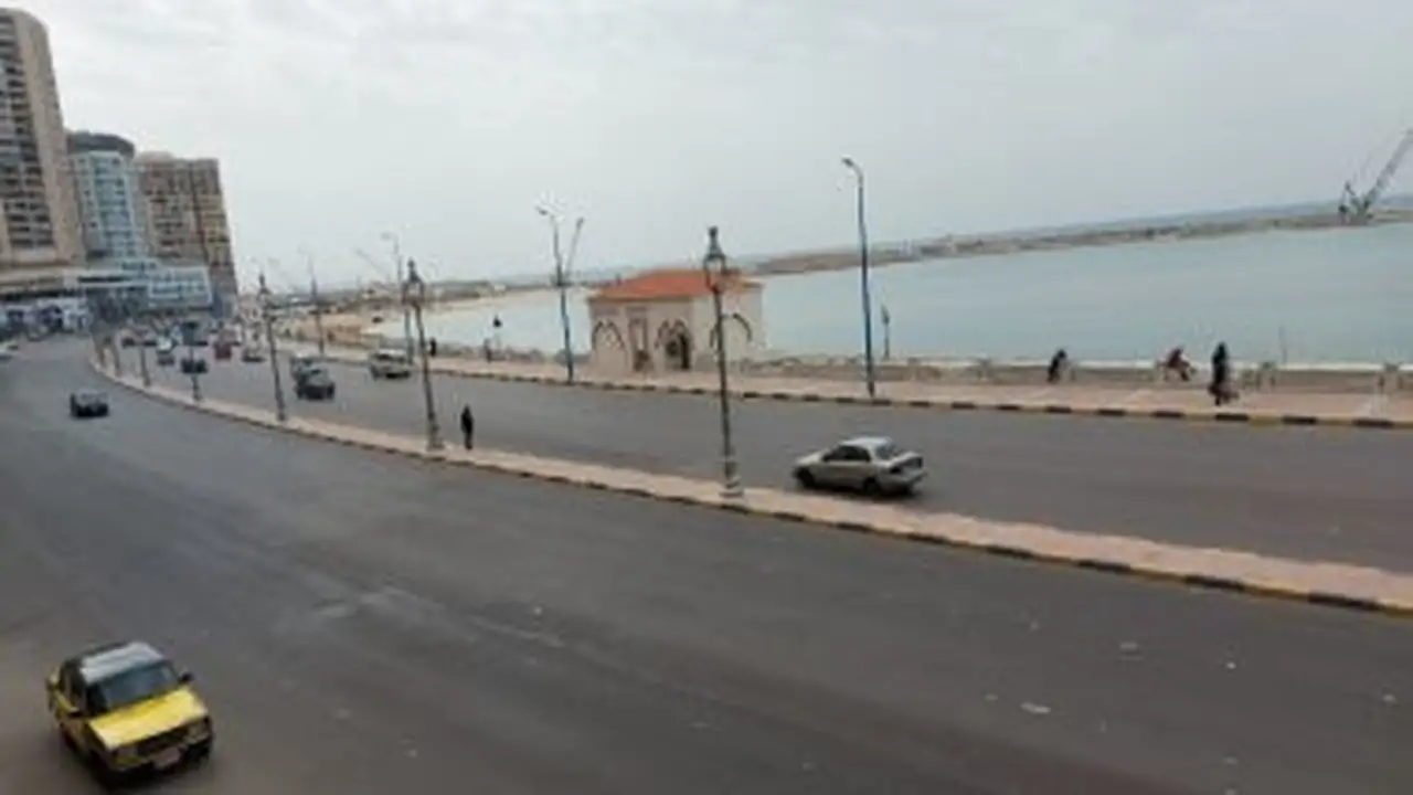 القاهرة تسجل 14 درجة مئوية مع طقس متقلب بين الدفء نهاراً والبرودة ليلاً